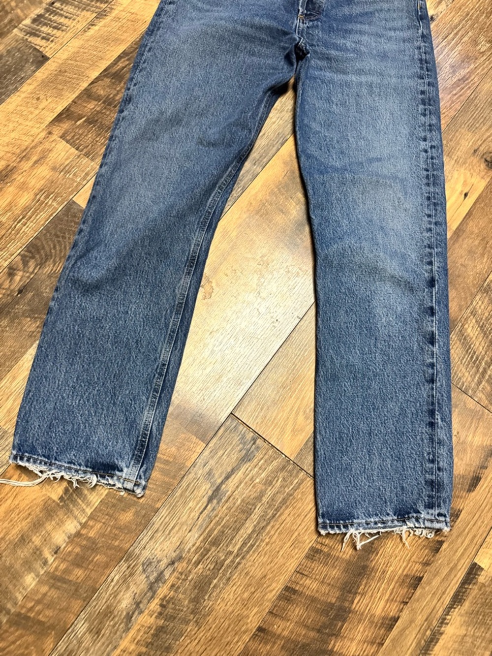 Agolde Organic Cotton Straight Leg High-Rise Jeans in Medium Blue Wash - Picture 2 of 10